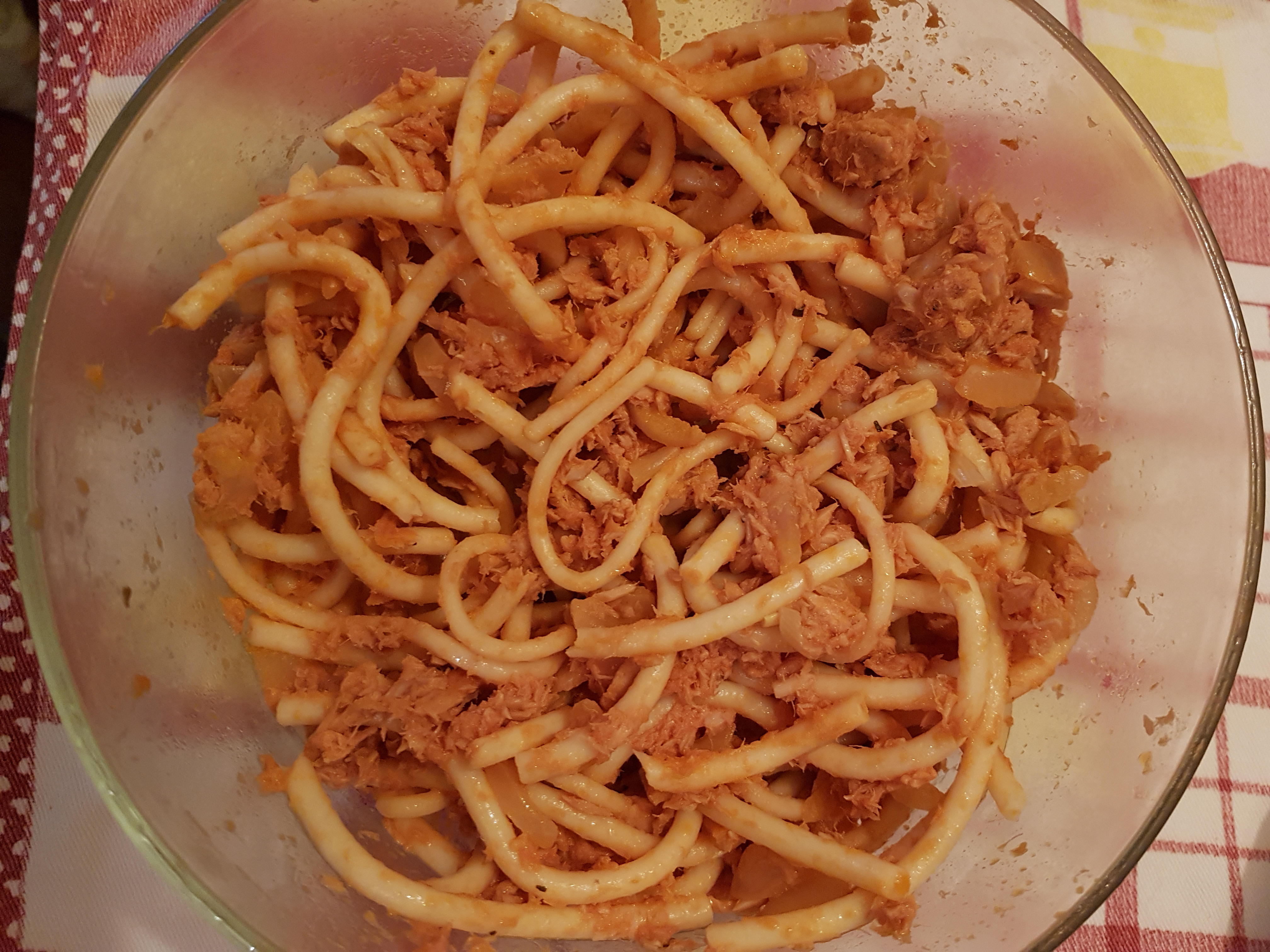 bucatini al tonno